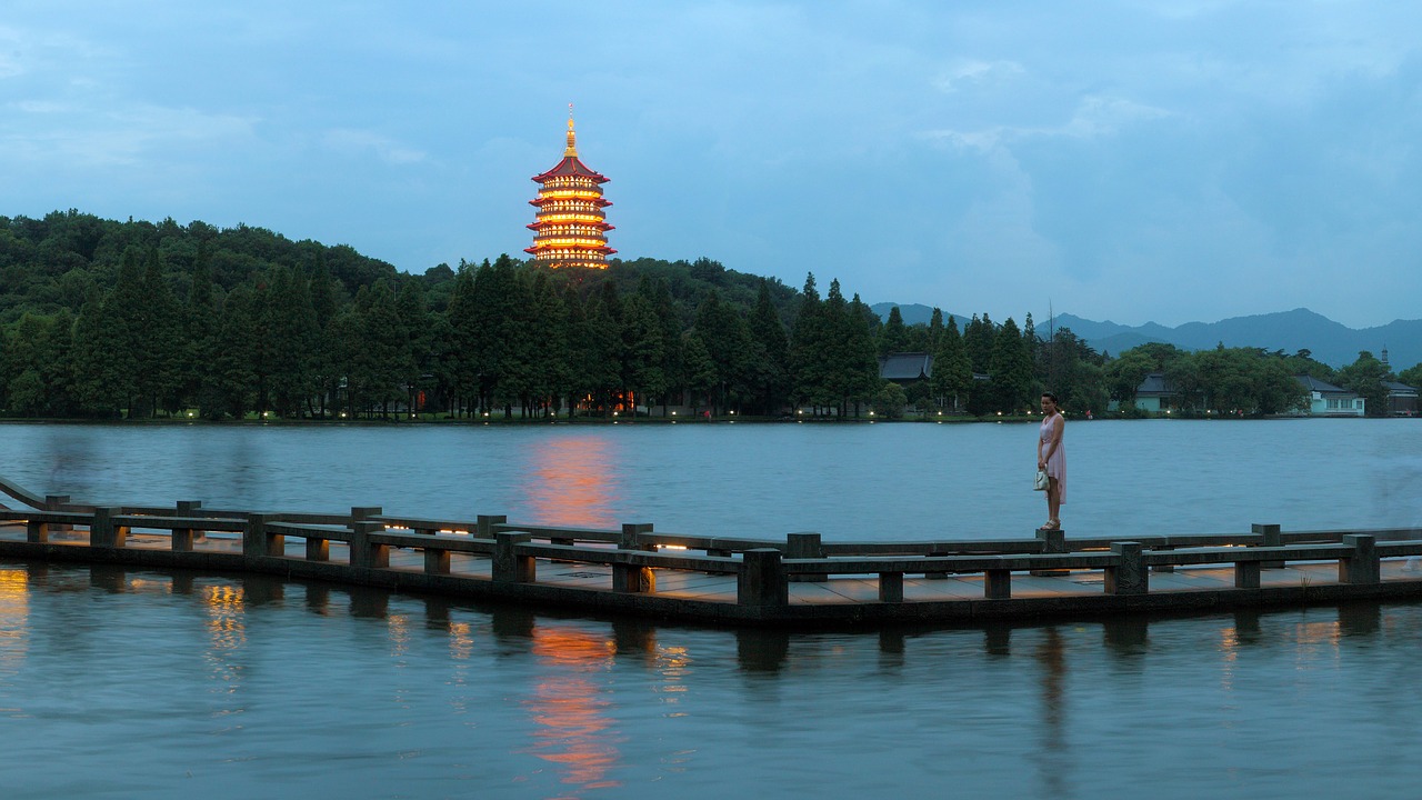 Image - hangzhou west lake night
