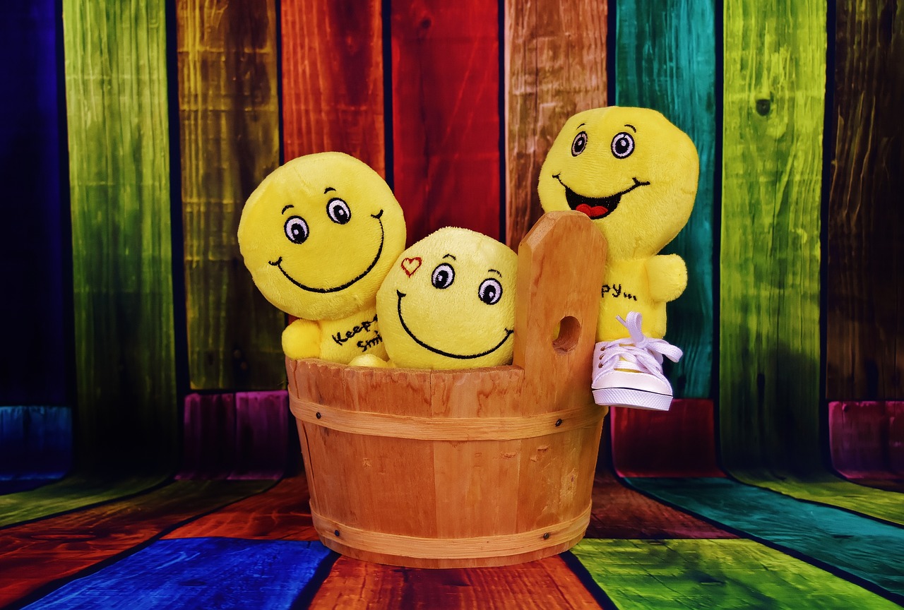 Image - smilies funny wooden tub color