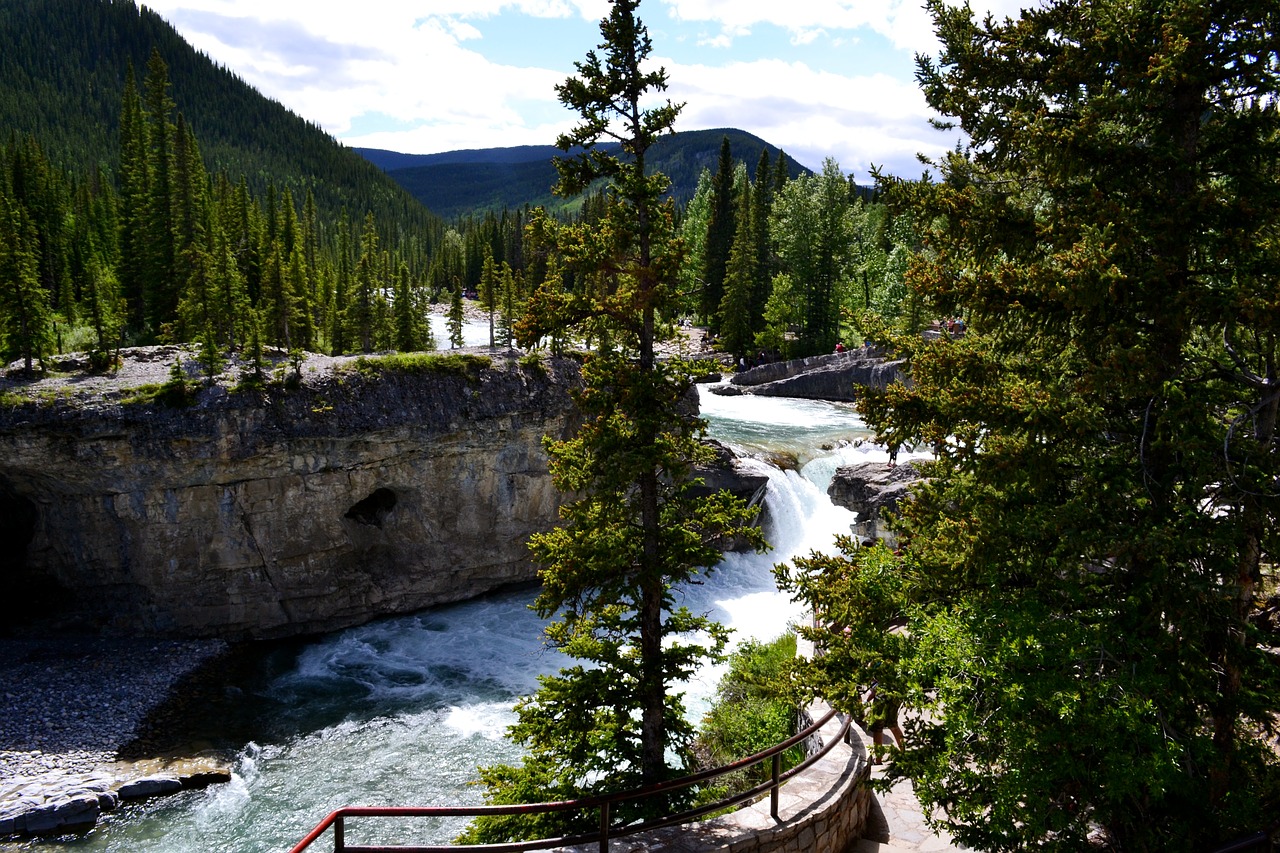 Image - water falls canada wet tourism