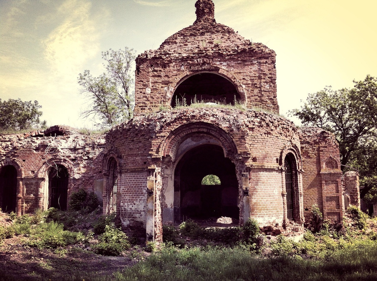 Image - ruined church architecture