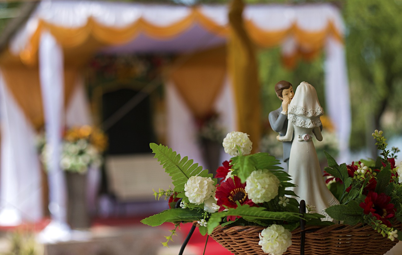 Image - wedding anyversary decorate golden