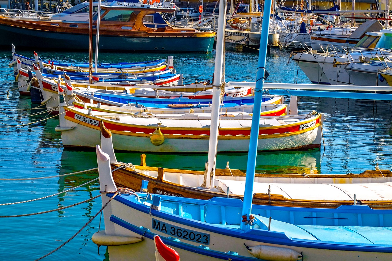 Image - fishing boat small boat barque