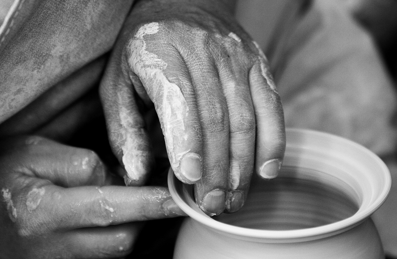 Image - potter hands sound tonkunst