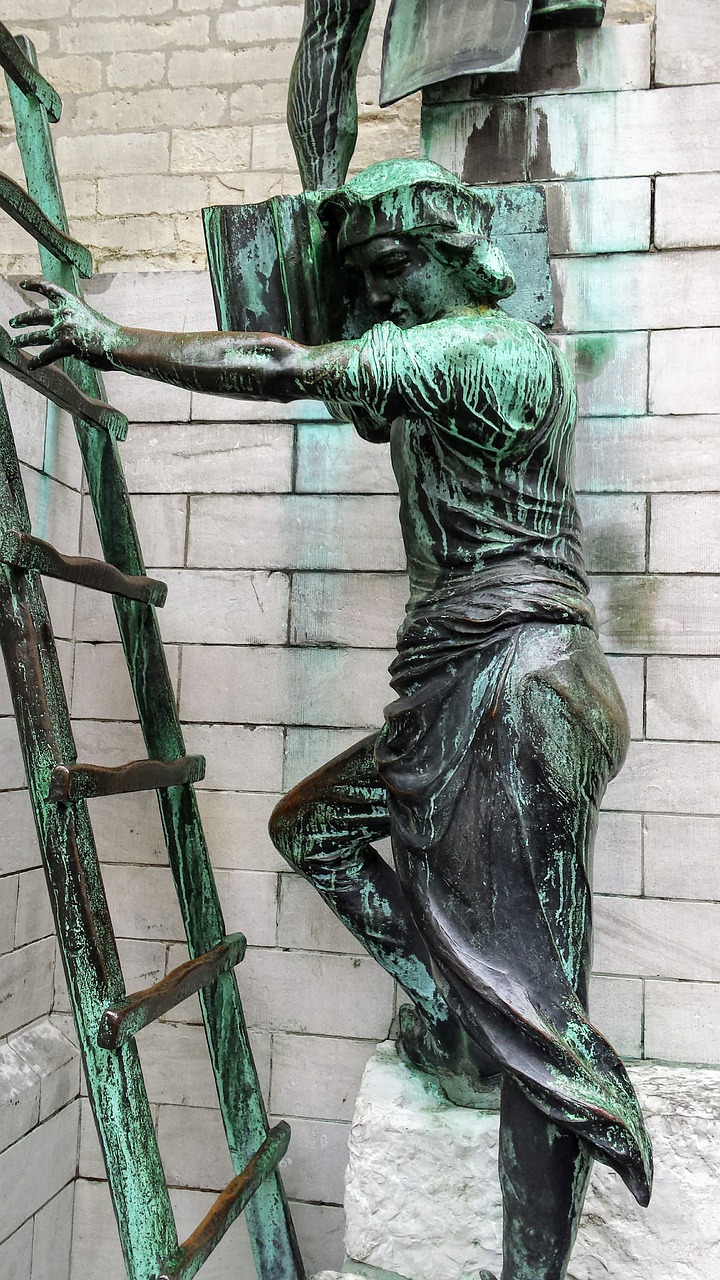 Image - antwerp statue cathedral building