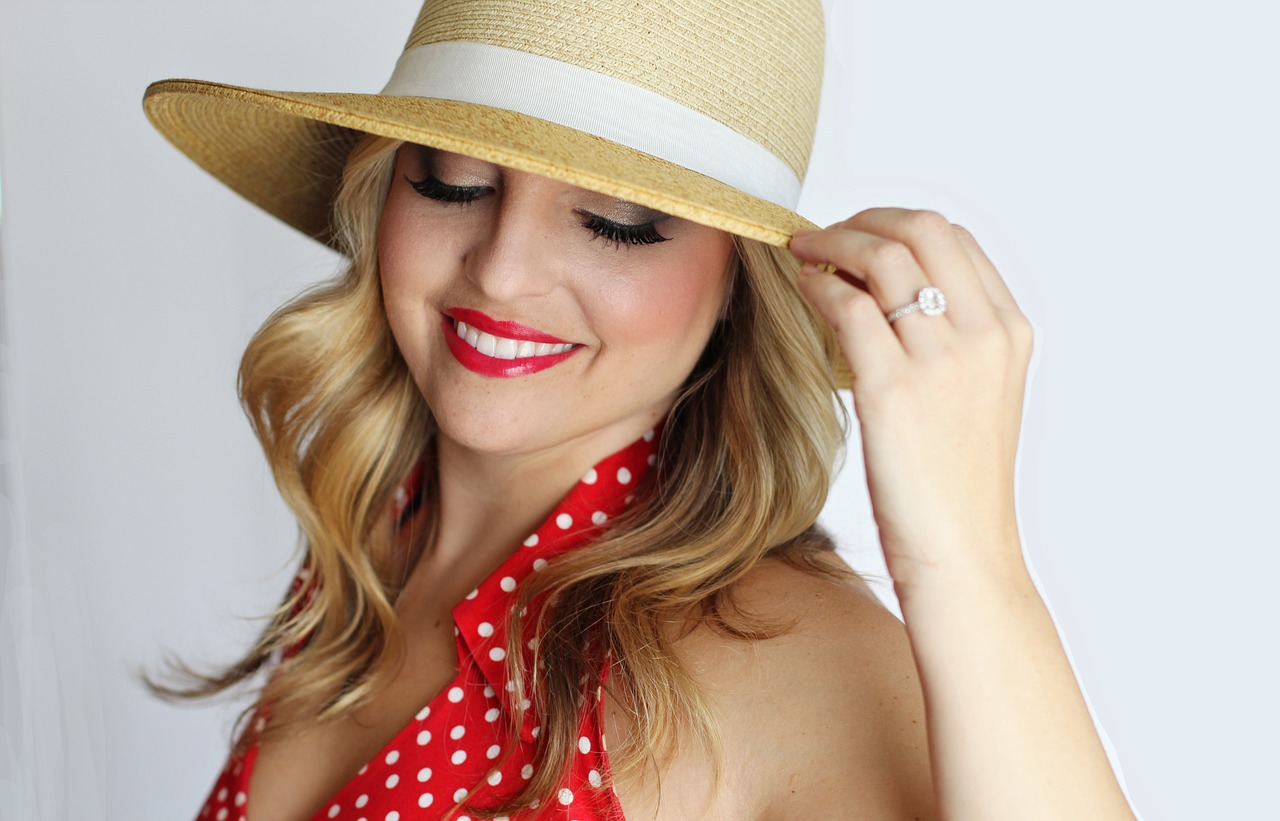 Image - pretty girl polka dot straw hat