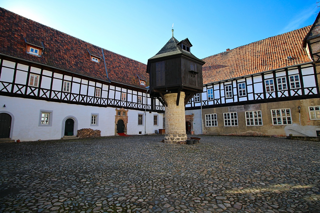 Image - truss three page court middle ages