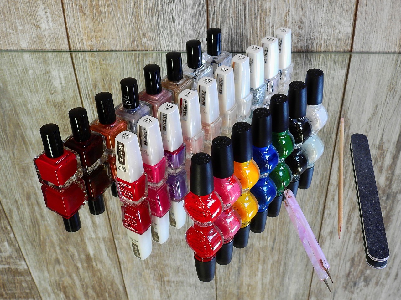 Image - nail varnish fingernails manicure