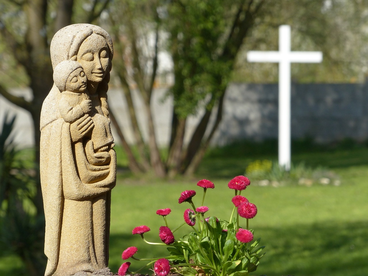 Image - virgin mary statue child jesus