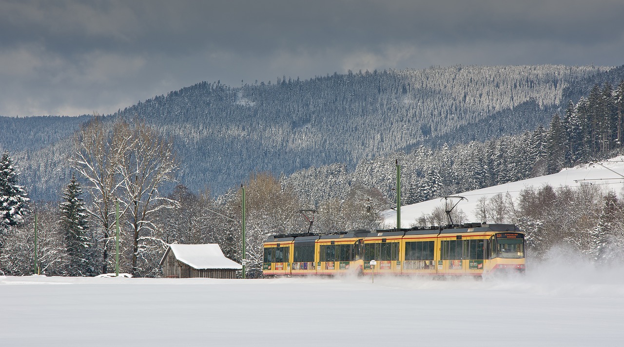 Image - tram winter speed snow