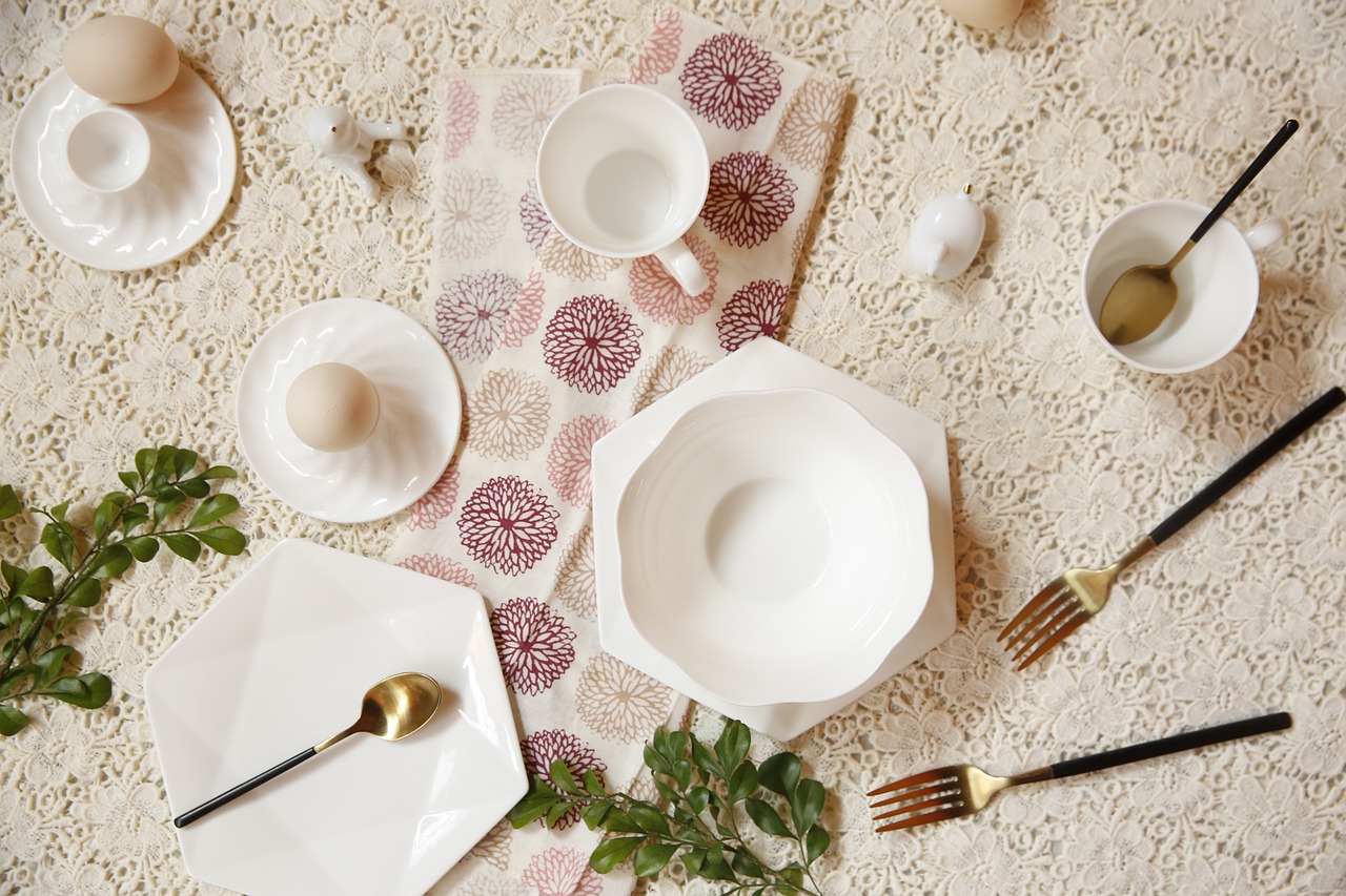 Image - white tableware western style