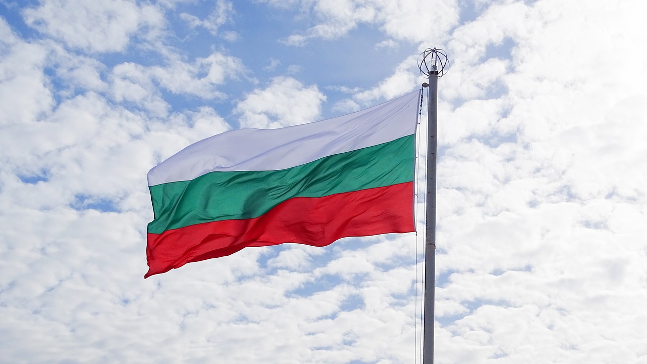 Image - bulgaria flag sky