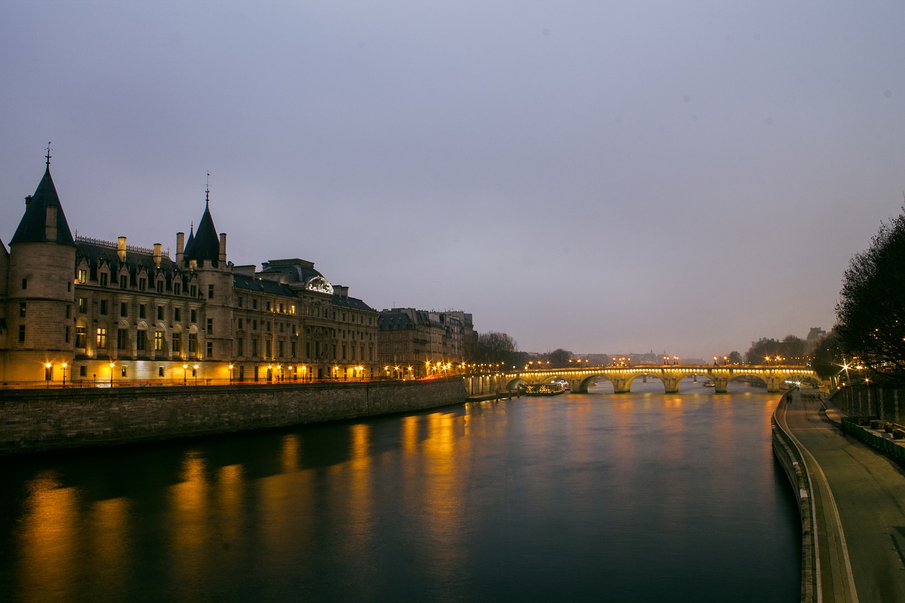 Image - its paris bridge river old town