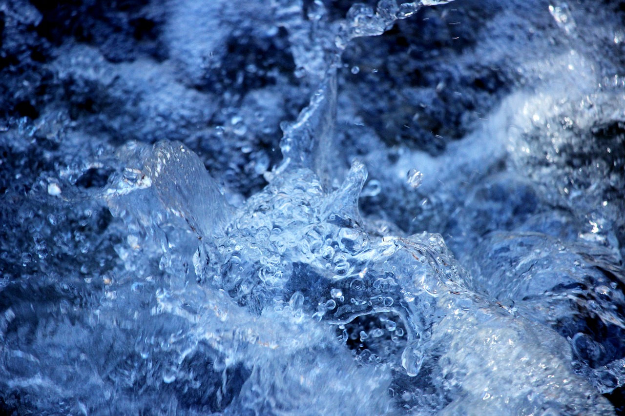 Image - water splash blue liquid drop