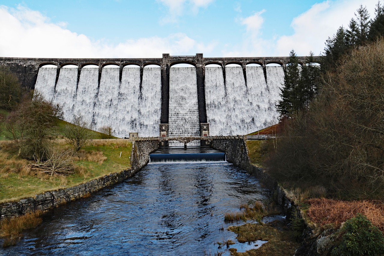 Image - claerwen elan valley dam wales