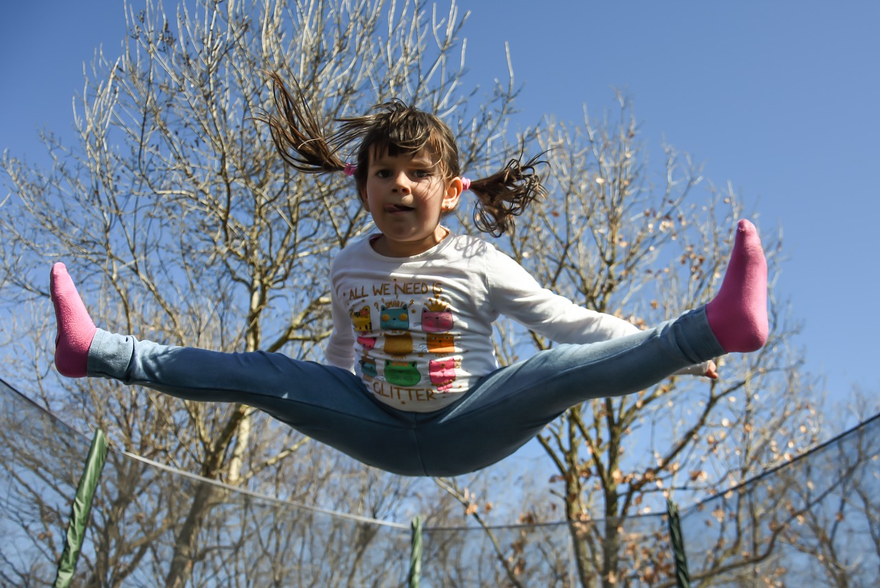 Image - happy kid outdoor playing girl