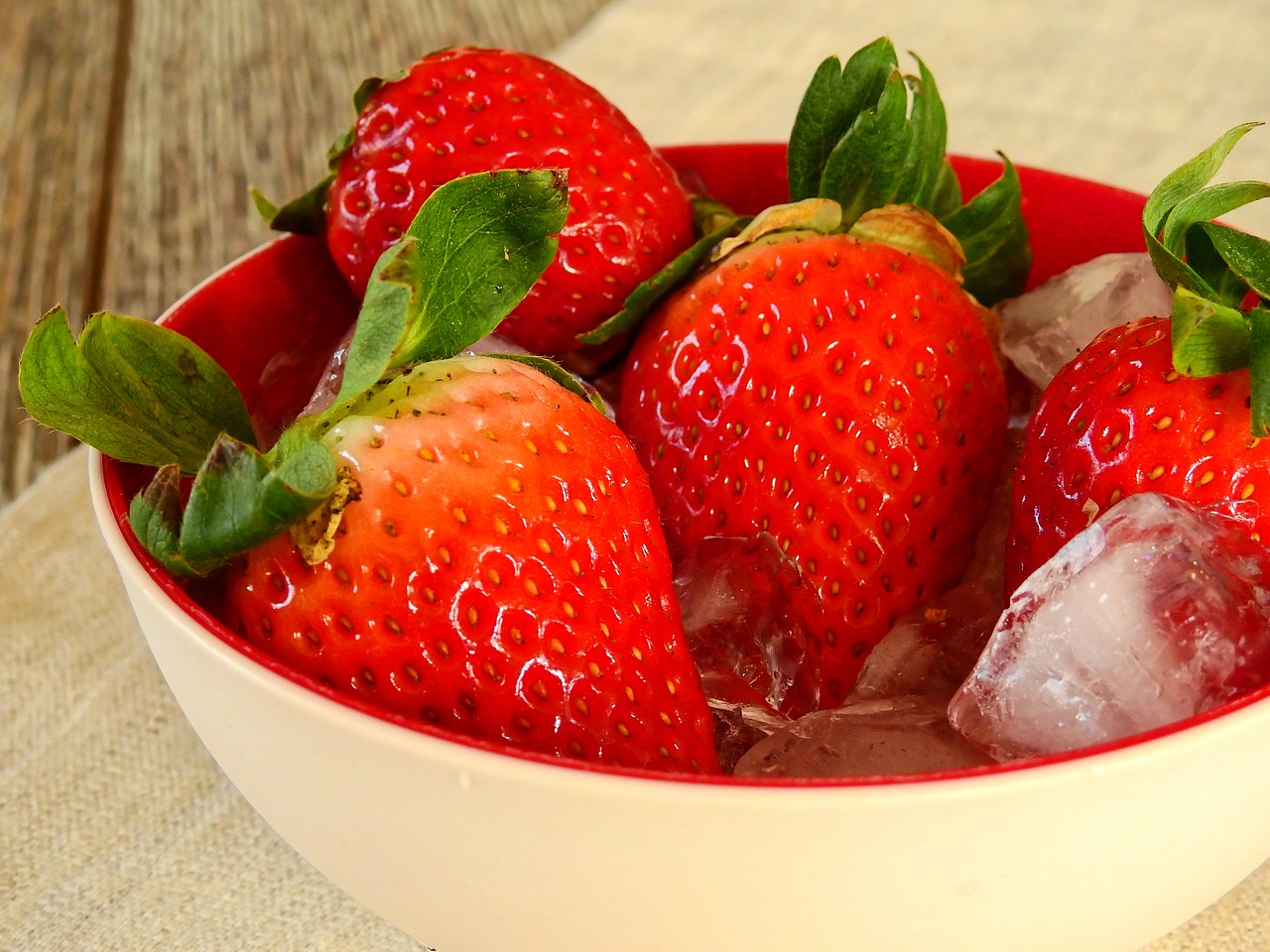 Image - strawberries berries fruits fruit