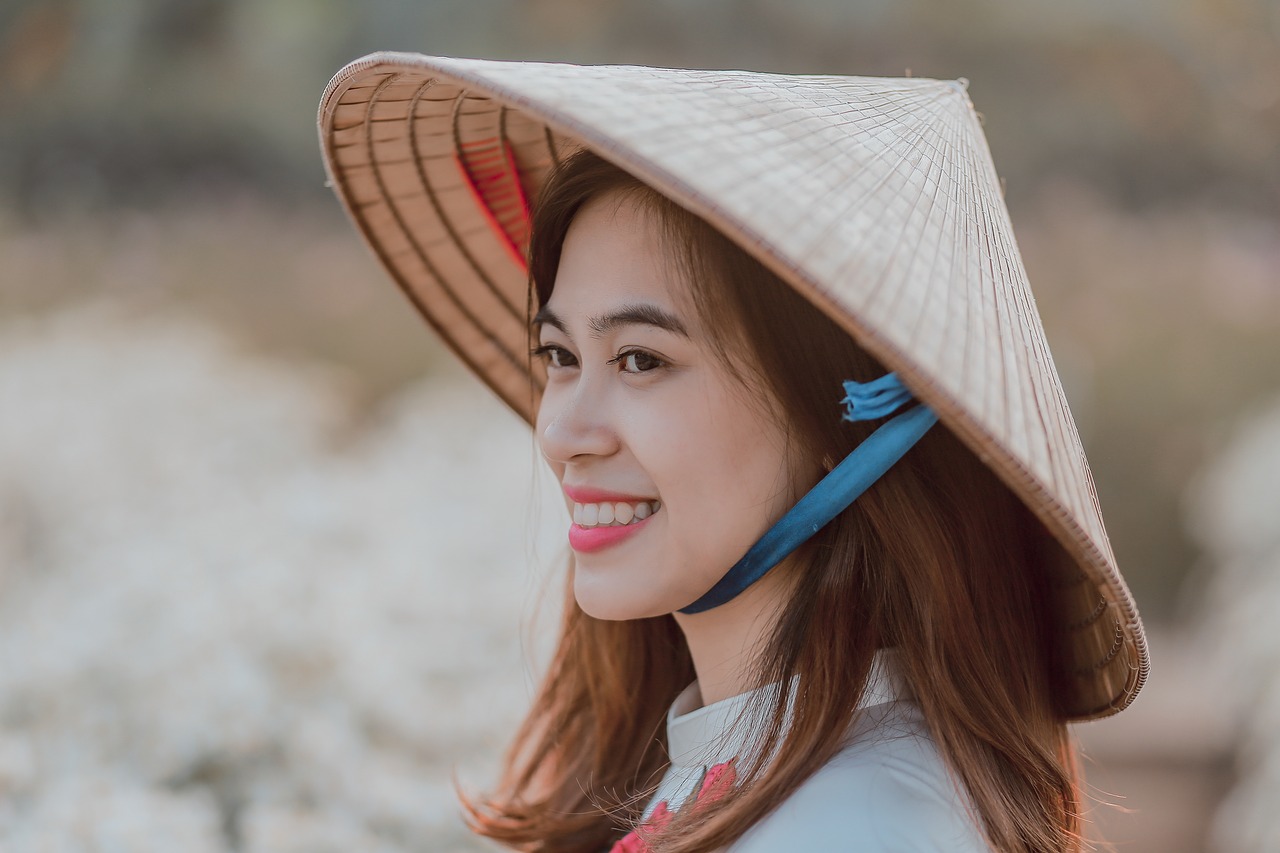 Image - vietnamese girl conical hat asian