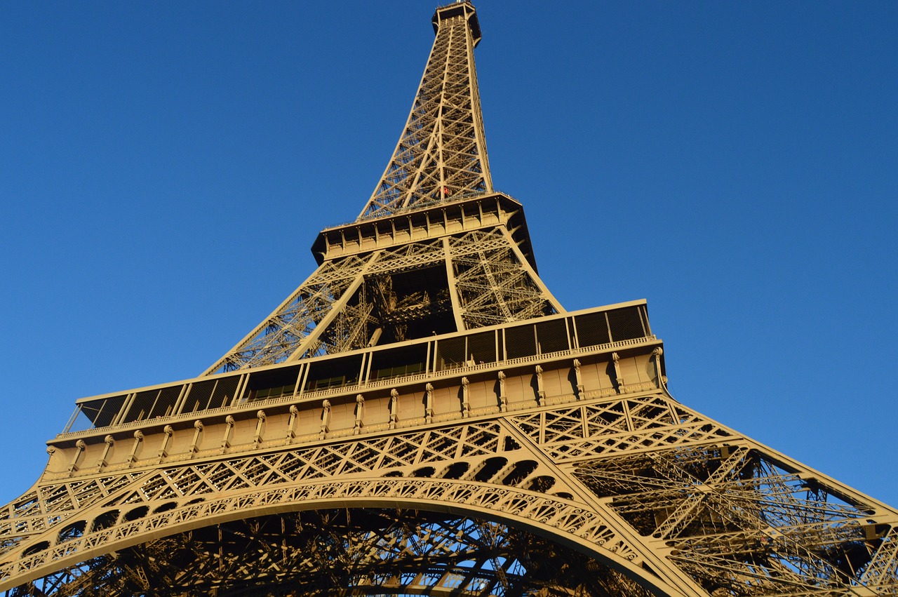 Image - eiffel tower paris blue sky