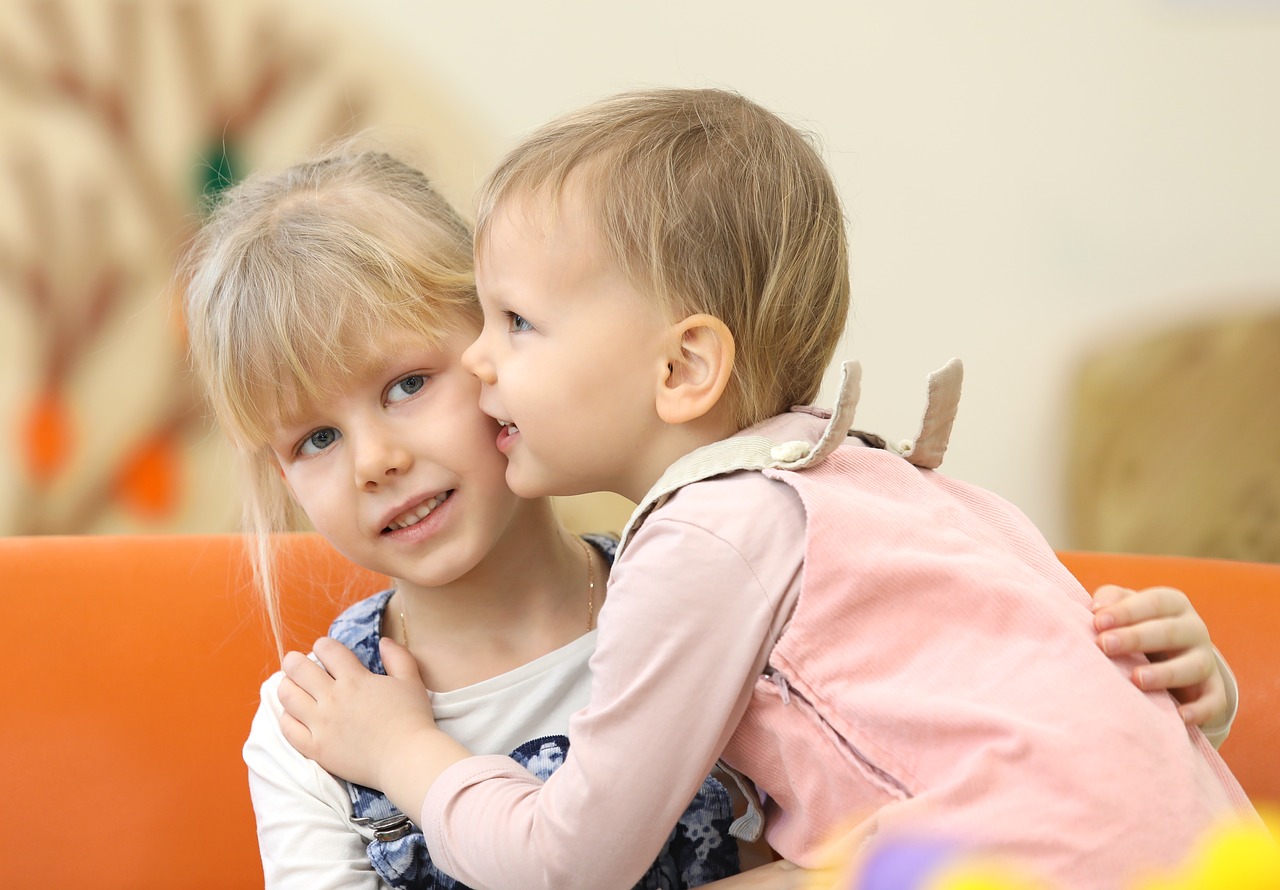 Image - kids kiss sisters blonde hugs