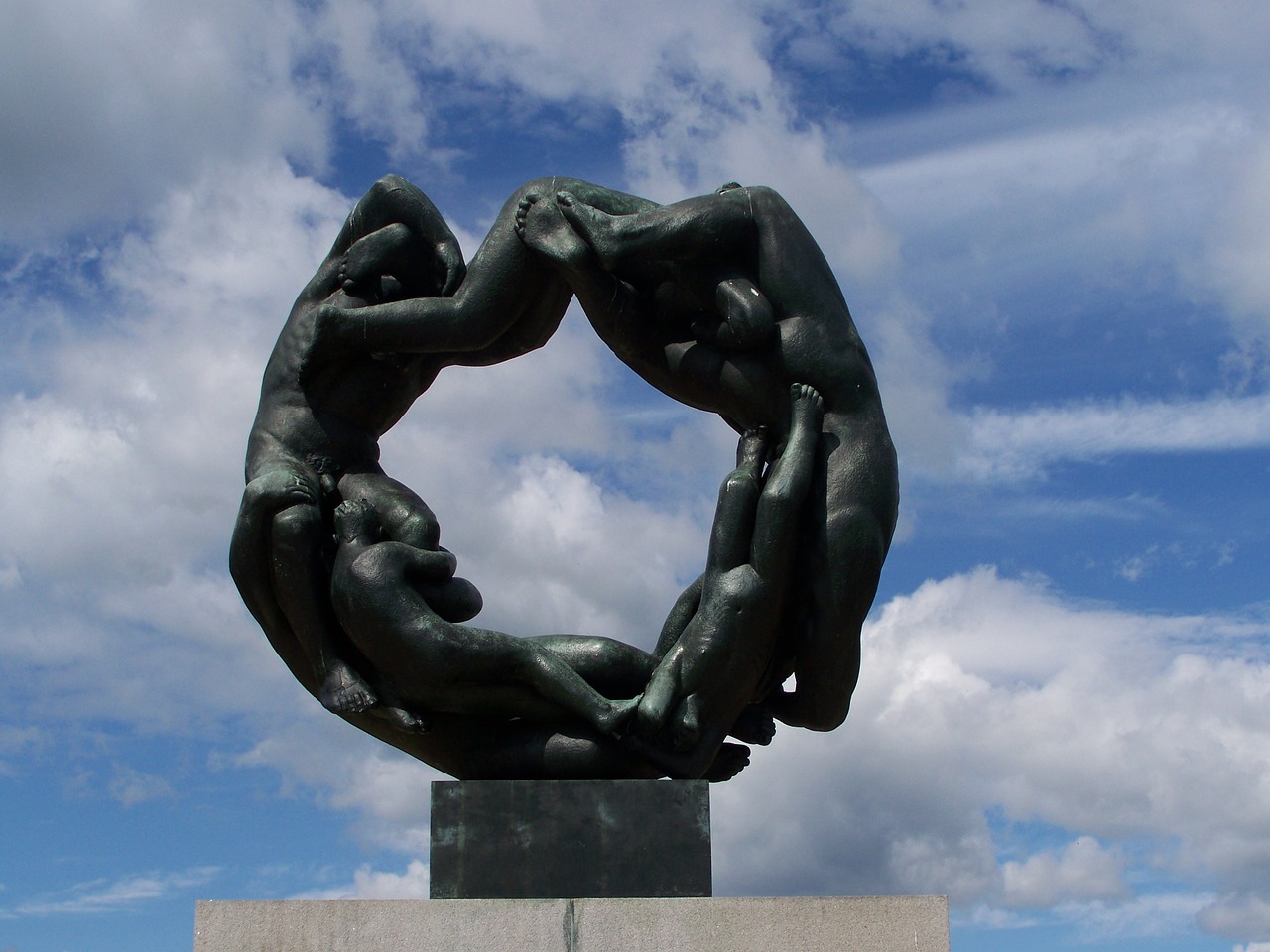 Image - oslo norway vigeland park sculpture