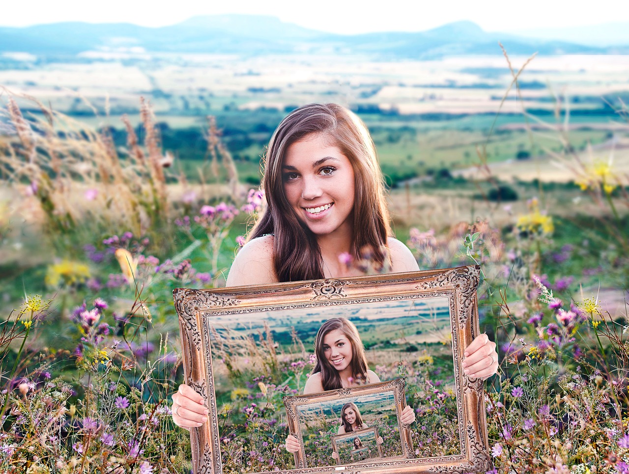 Image - girl holding a frame portrait blue