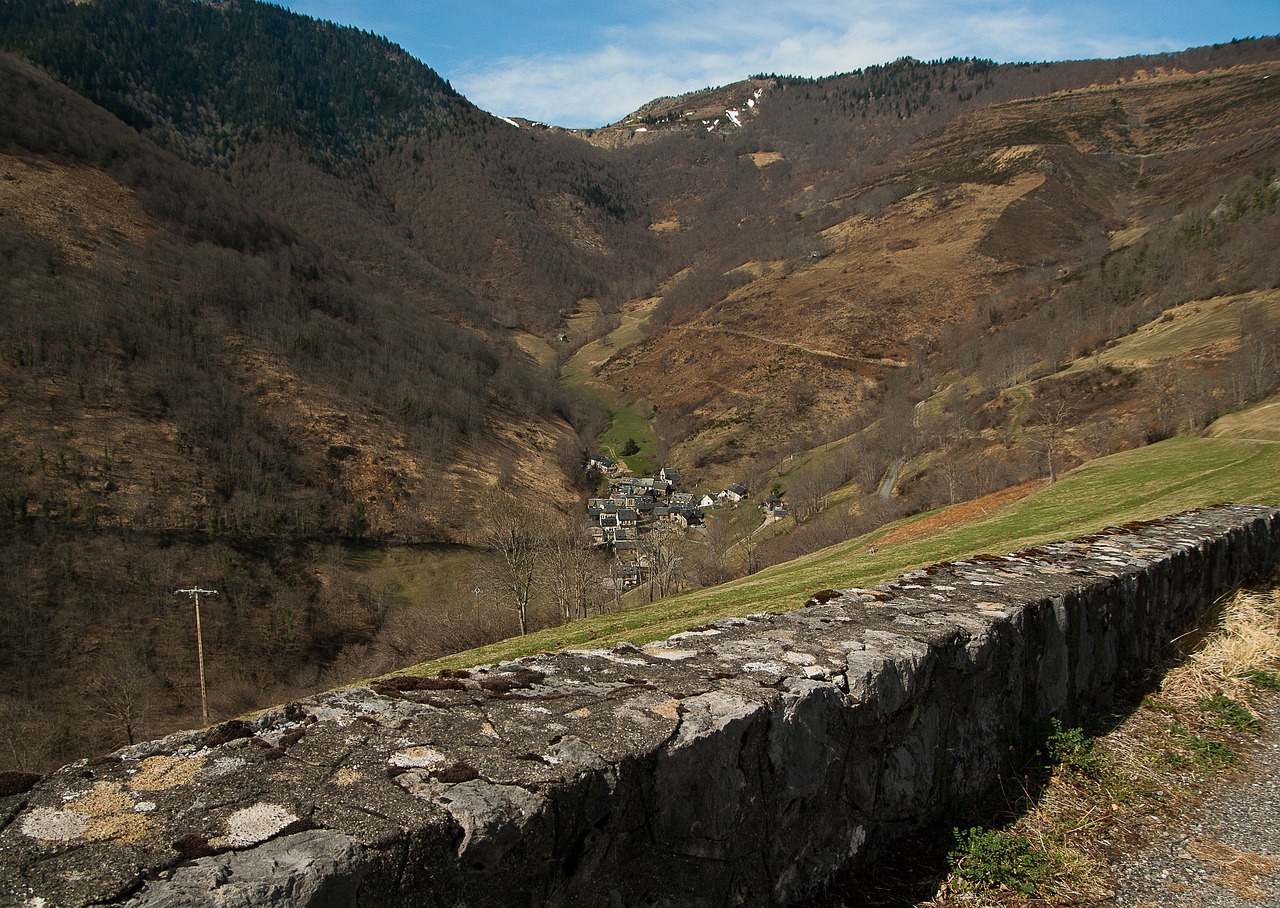 Image - pyrénées béarn pass aspin village