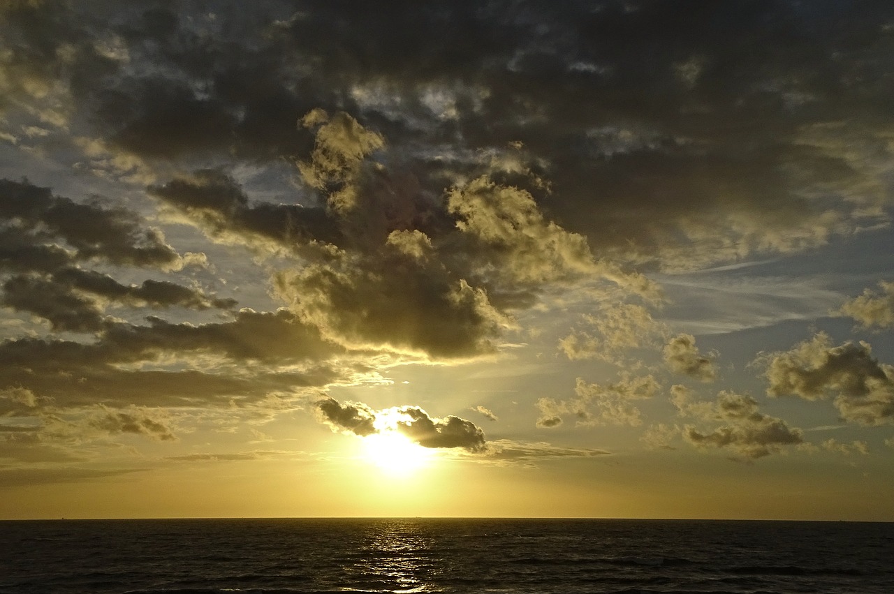 Image - clouded sky north sea sunset