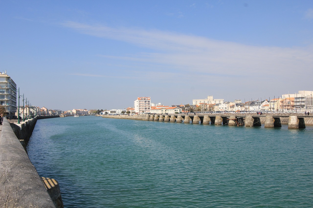 Image - elizabeth sea pier vendée tourism