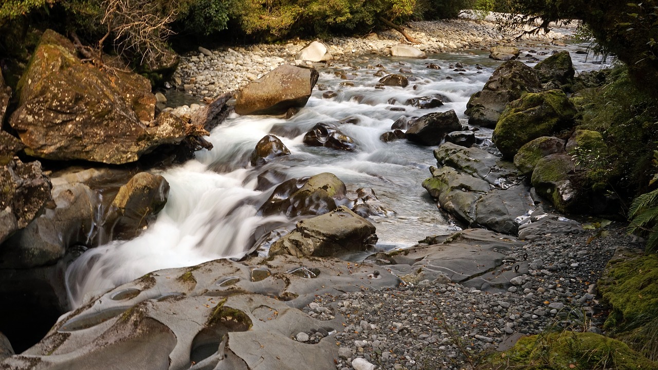 Image - mountain stream bach torrent