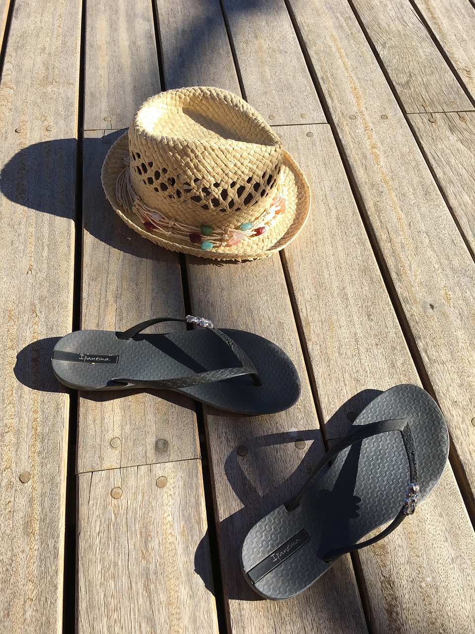 Image - holiday slippers hat sun travel