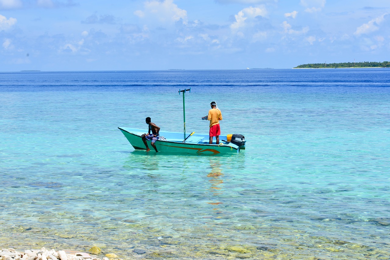 Image - fishing boat dharavandhoo maldives