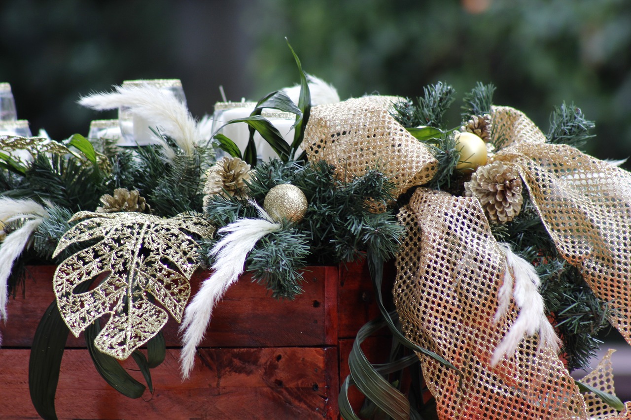 Image - christmas decorations wooden box