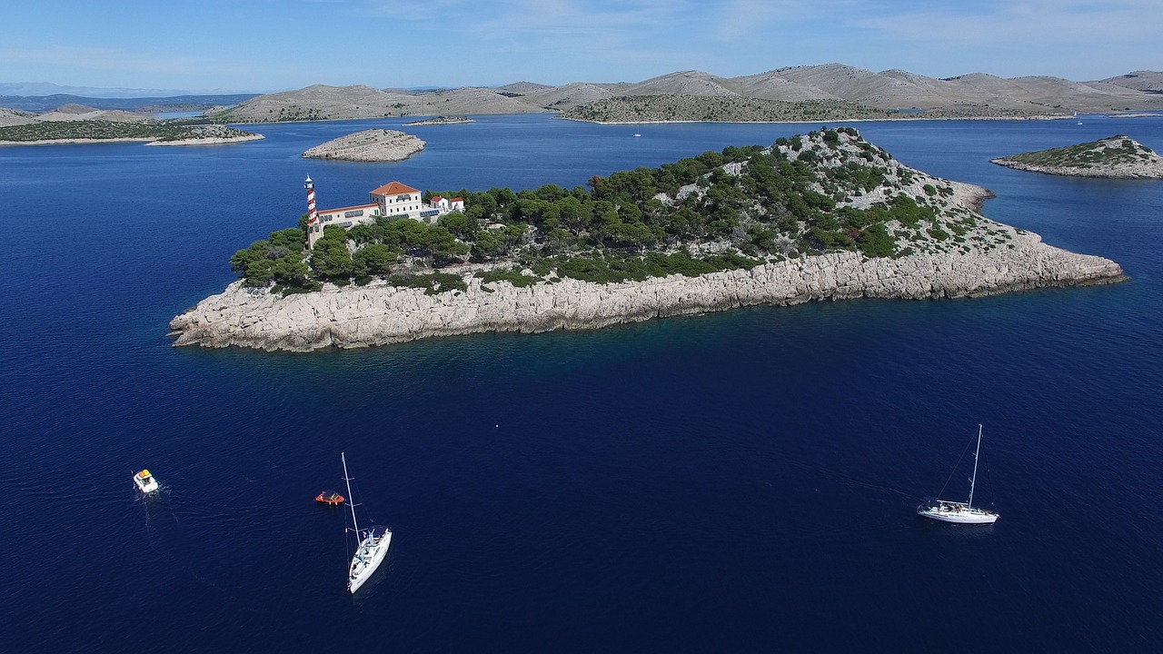 Image - bird s eye view island sea lantern