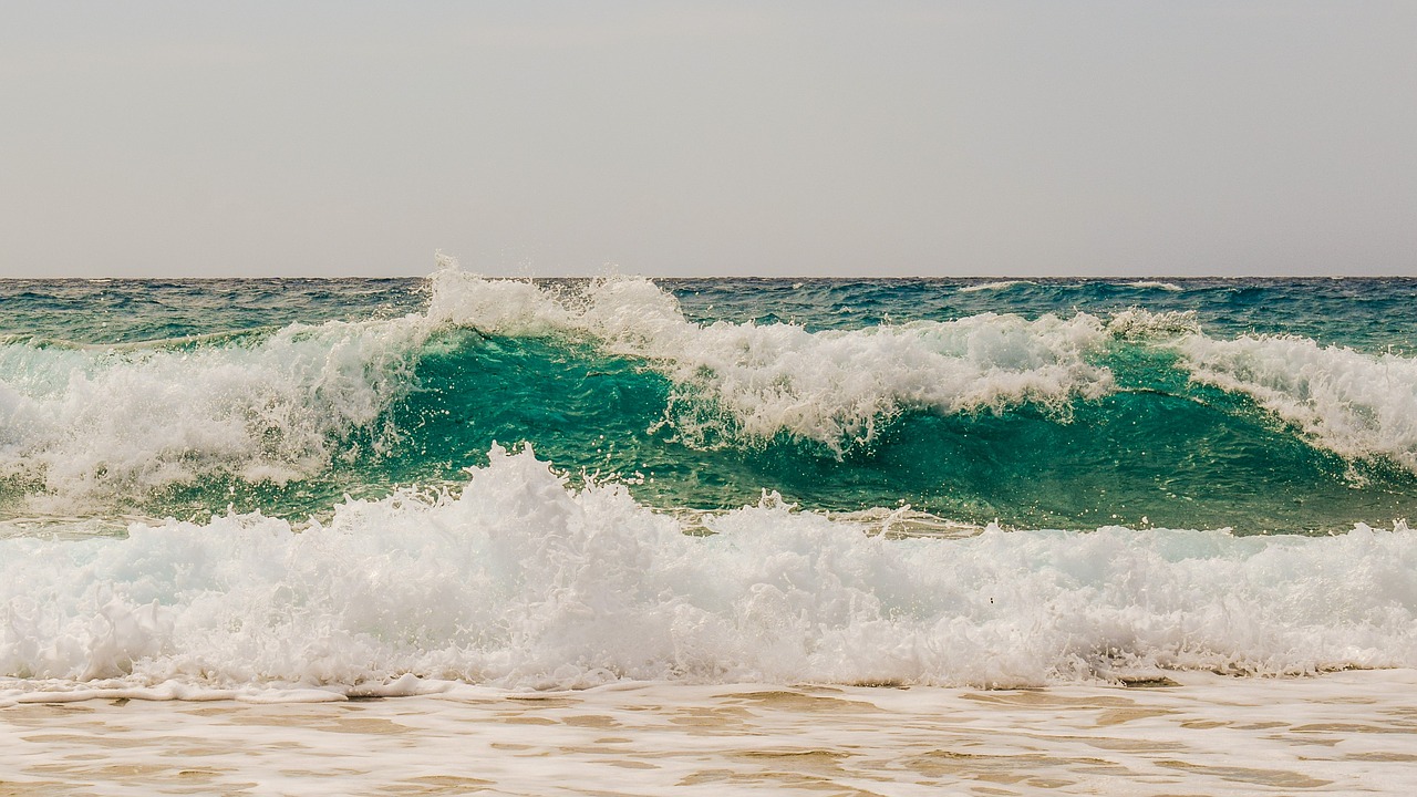 Image - wave smashing sea nature splash