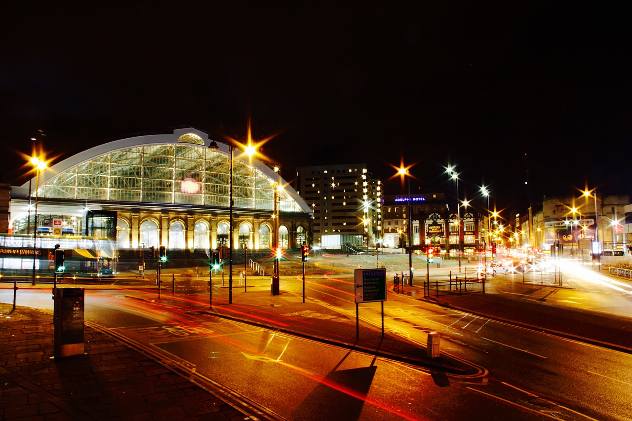 Image - liverpool train station car blur