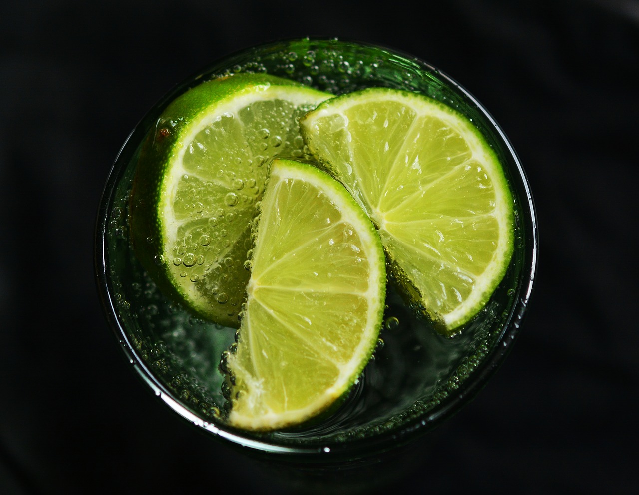 Image - lime water refreshment detox