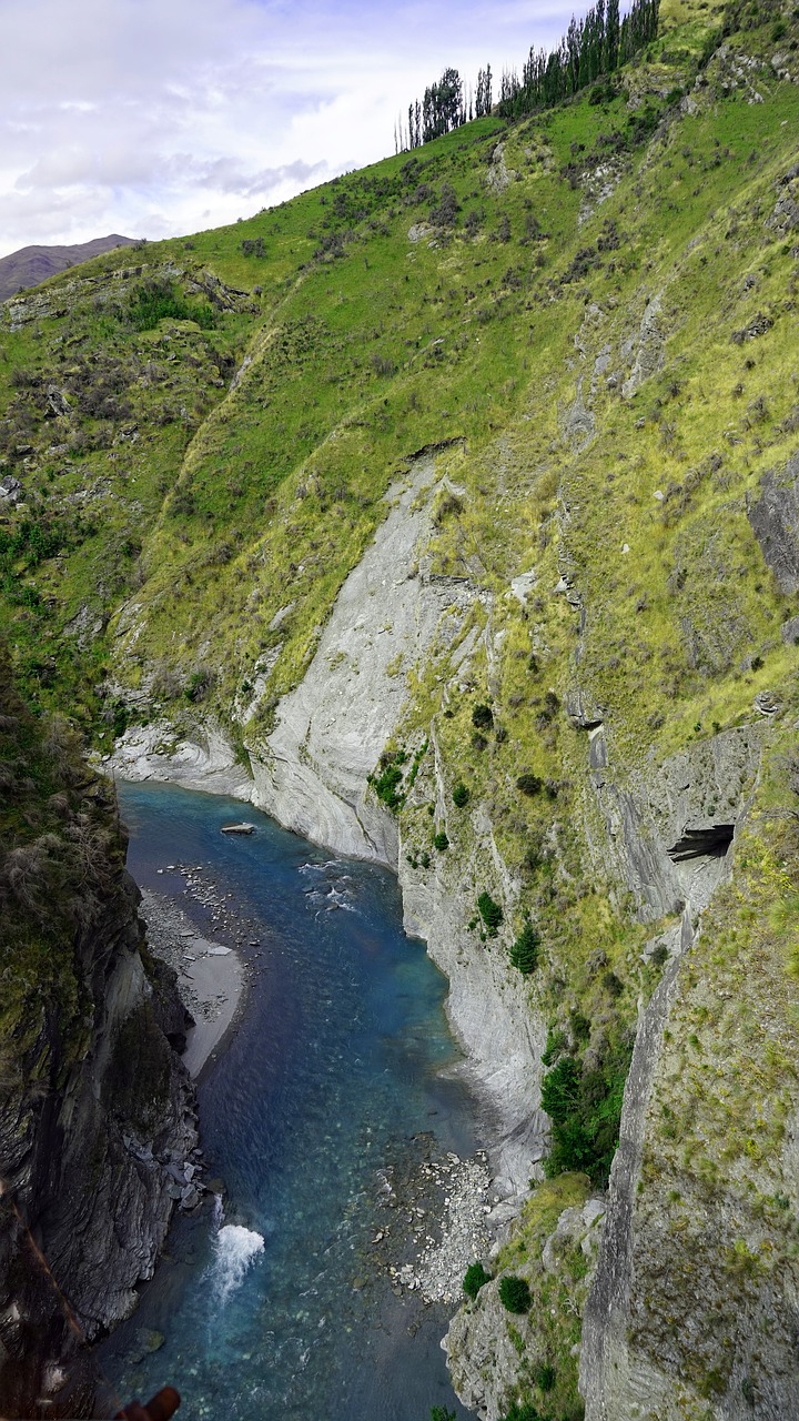 Image - skippers canyon shot over river