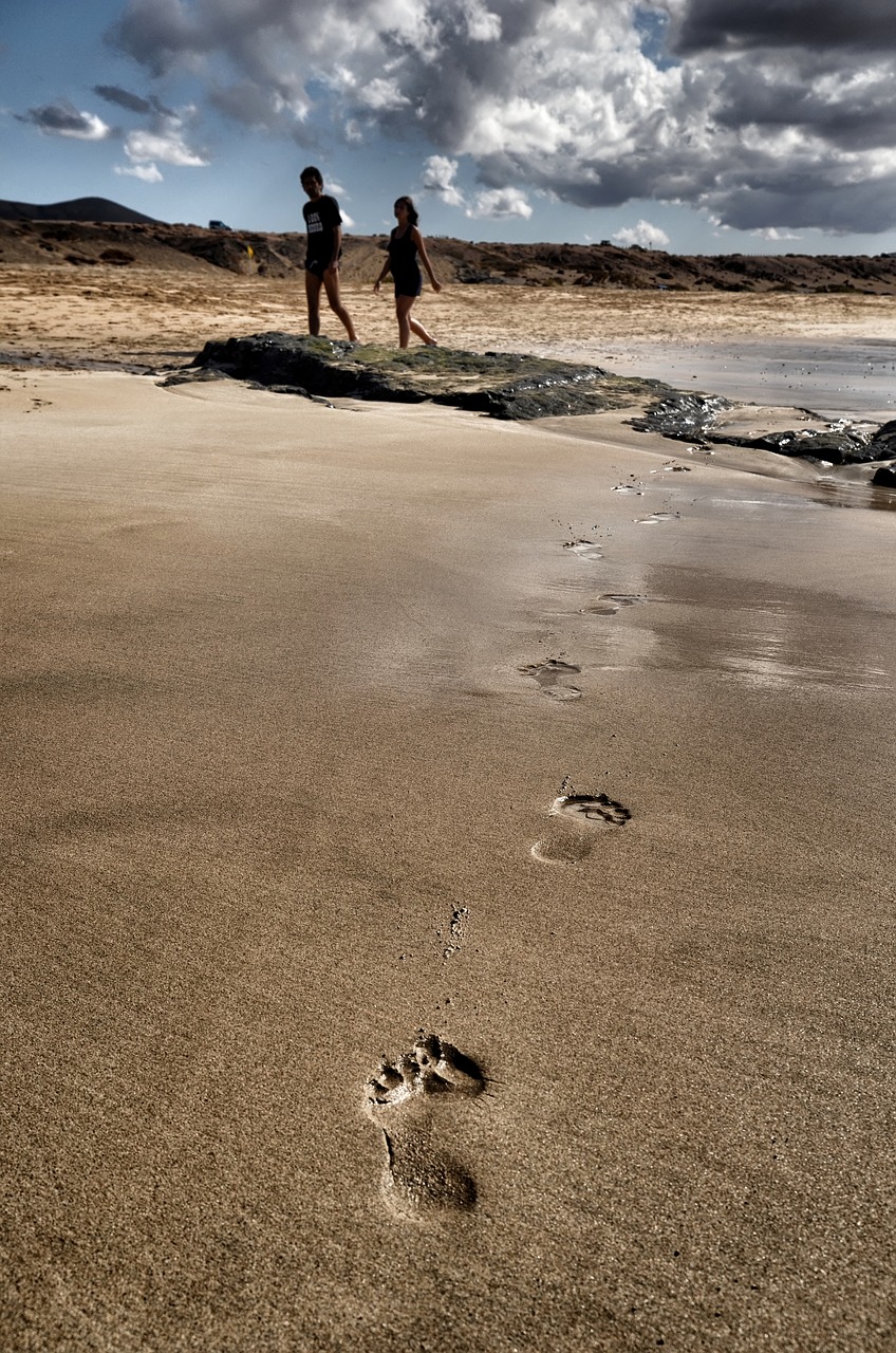 Image - loneliness beach lovers sand