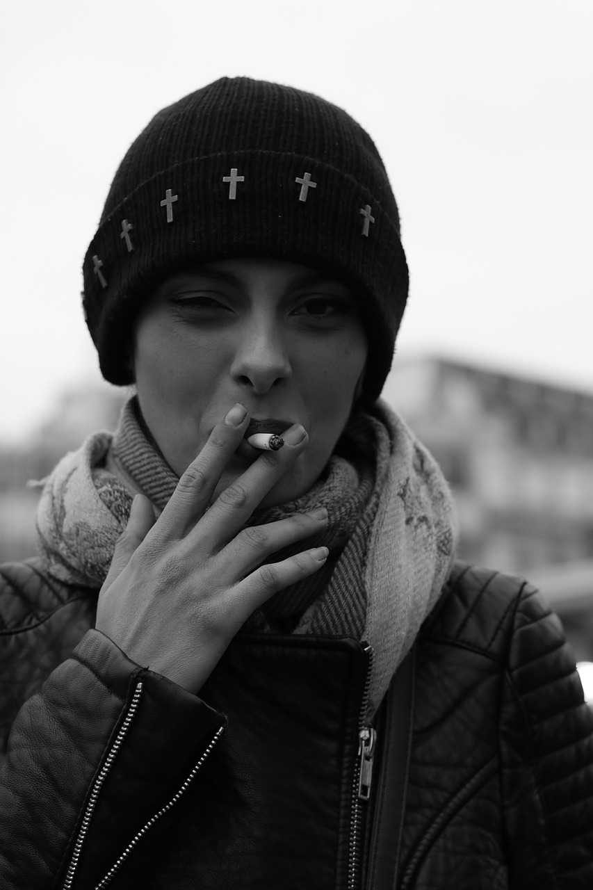 Image - woman smoker model portrait