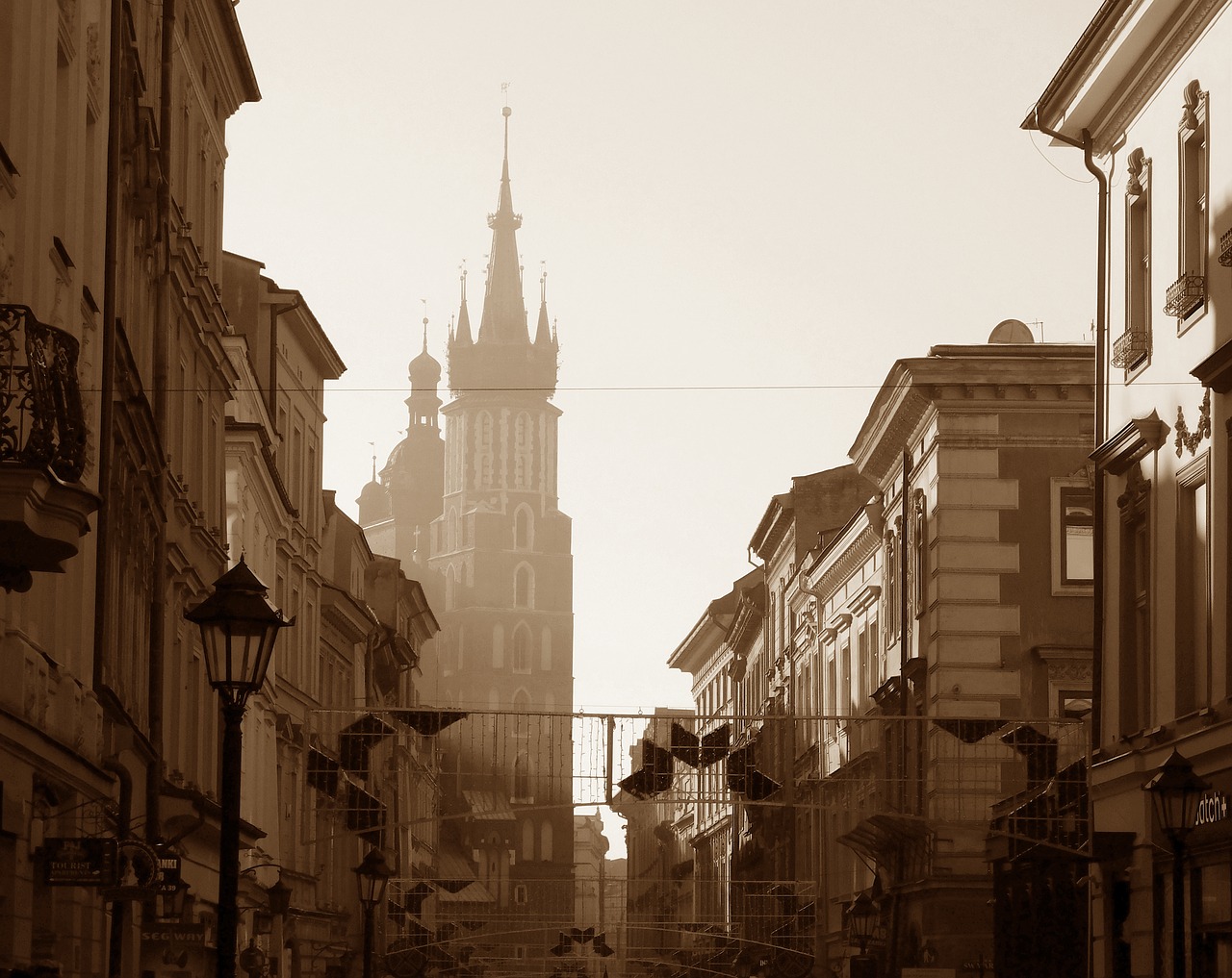 Image - krakow overlooking marienkirche