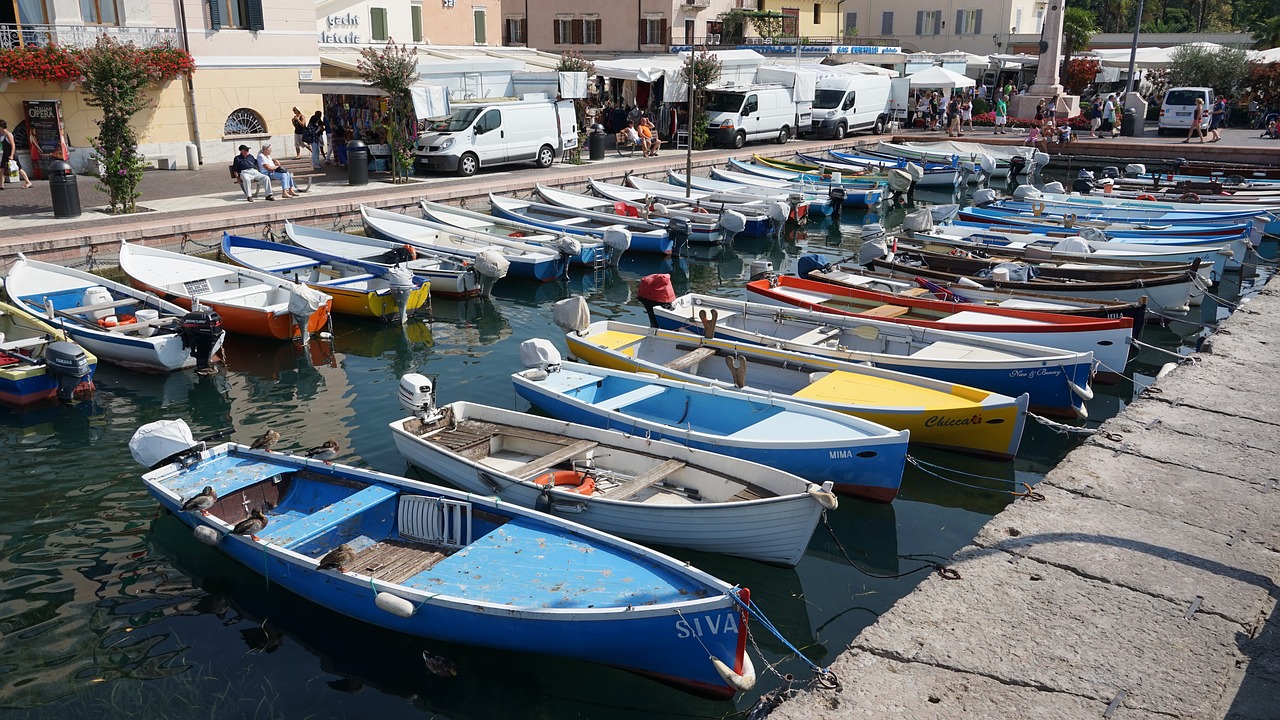 Image - bardolino port fishing boats garda