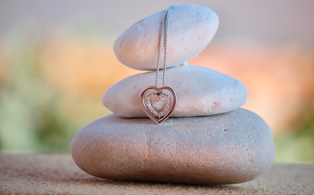 Image - necklace heart stones white gold