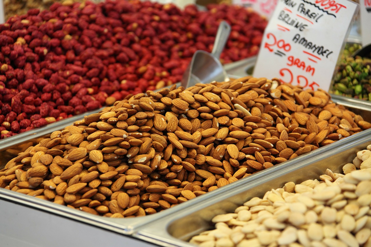 Image - almond brown close up dry food