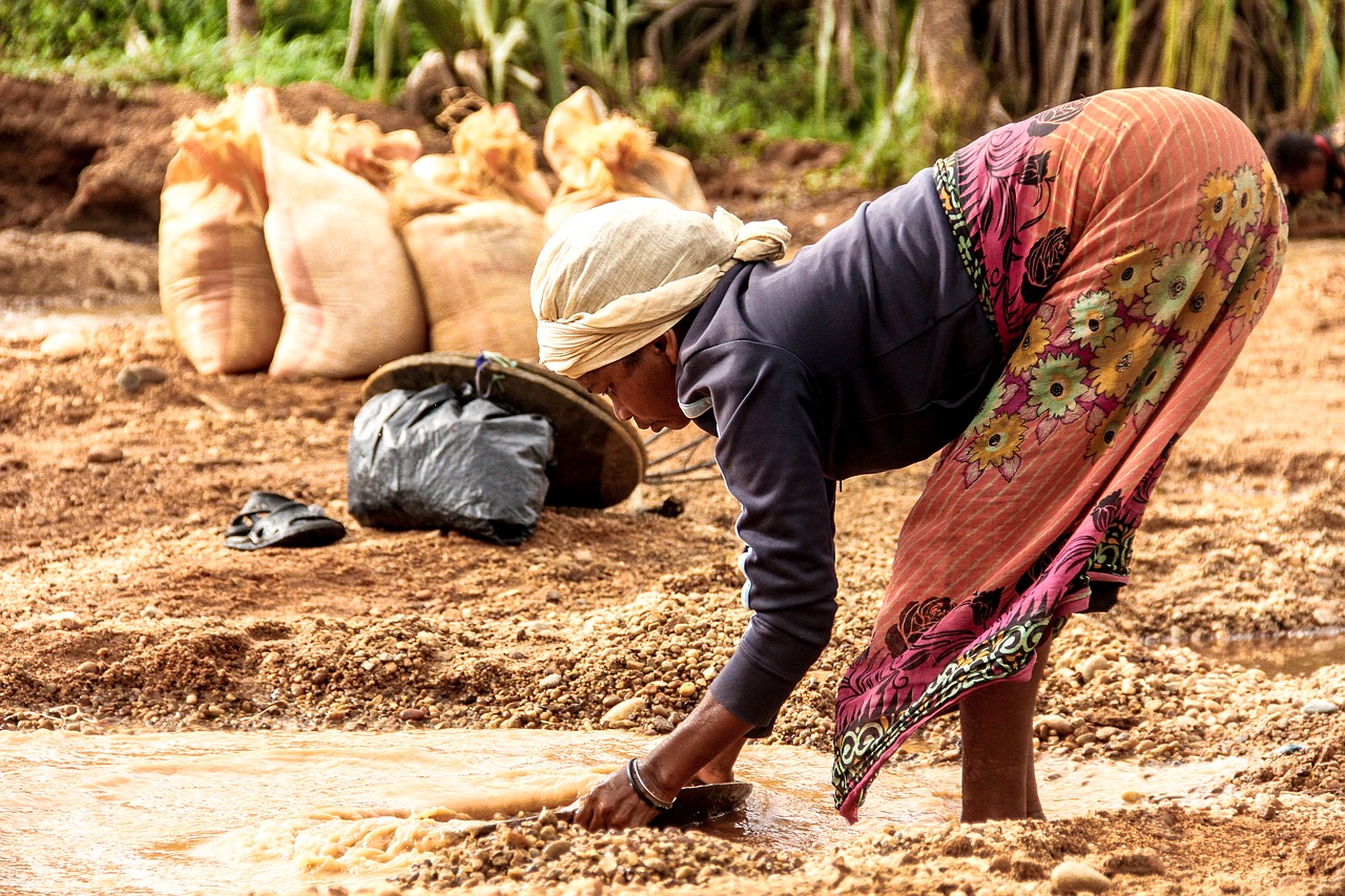 Image - woman africa water madagascar gold