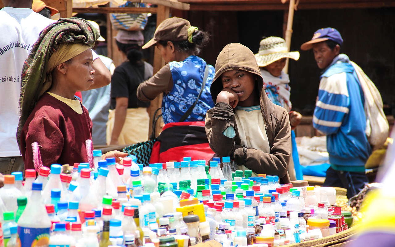 Image - poverty africa bottle seller bottle
