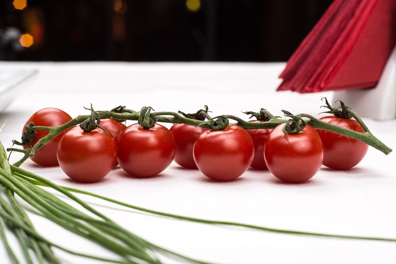 Image - cherry tomatoes tomato food