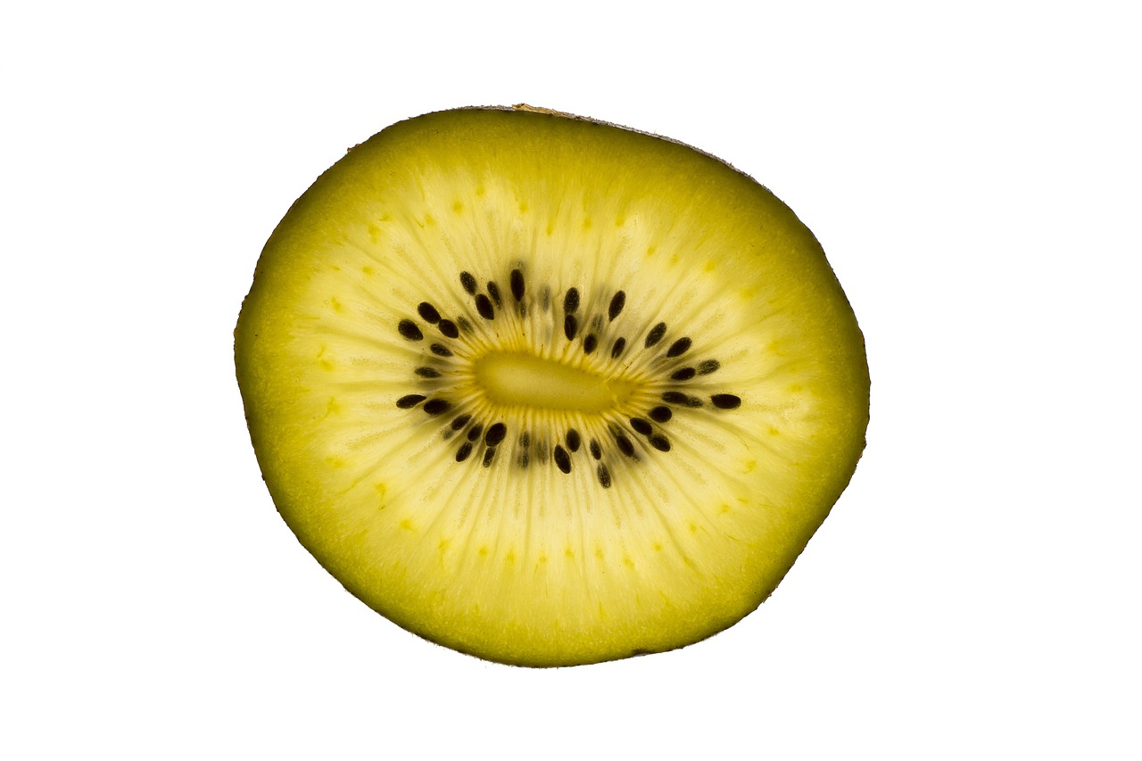 Image - macro white background fruit kiwi