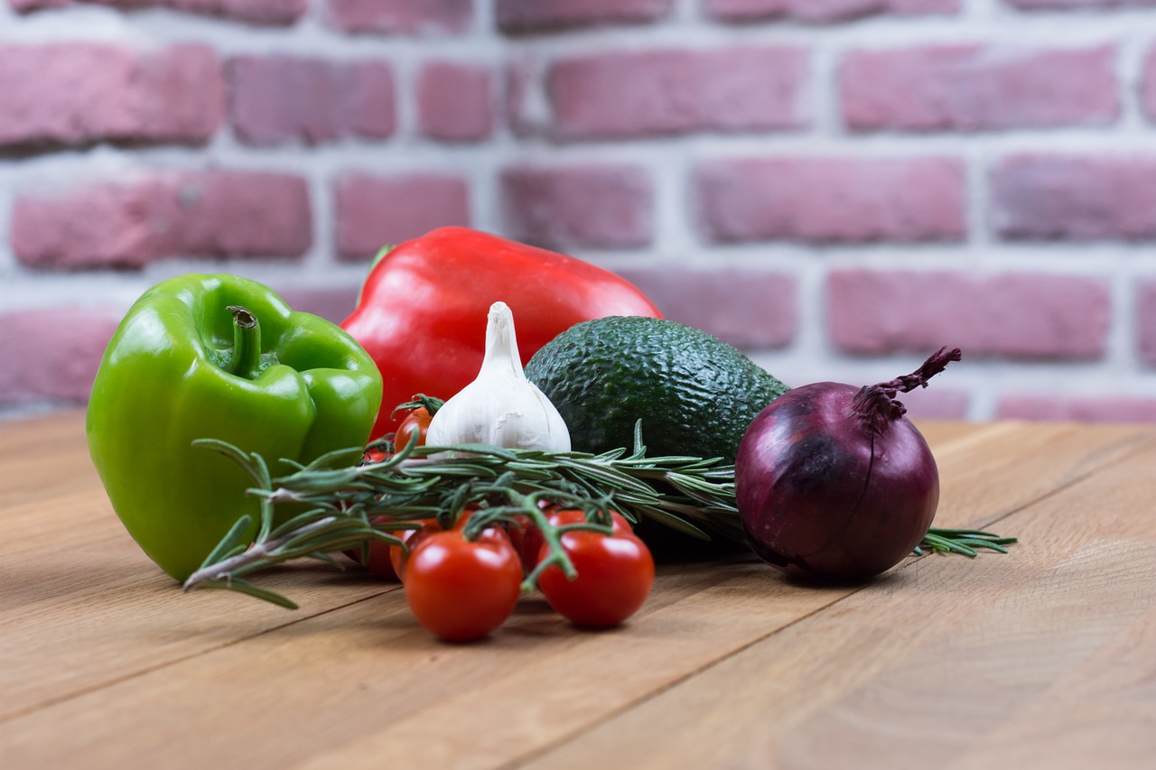 Image - onion pepper garlic cherry tomatoes