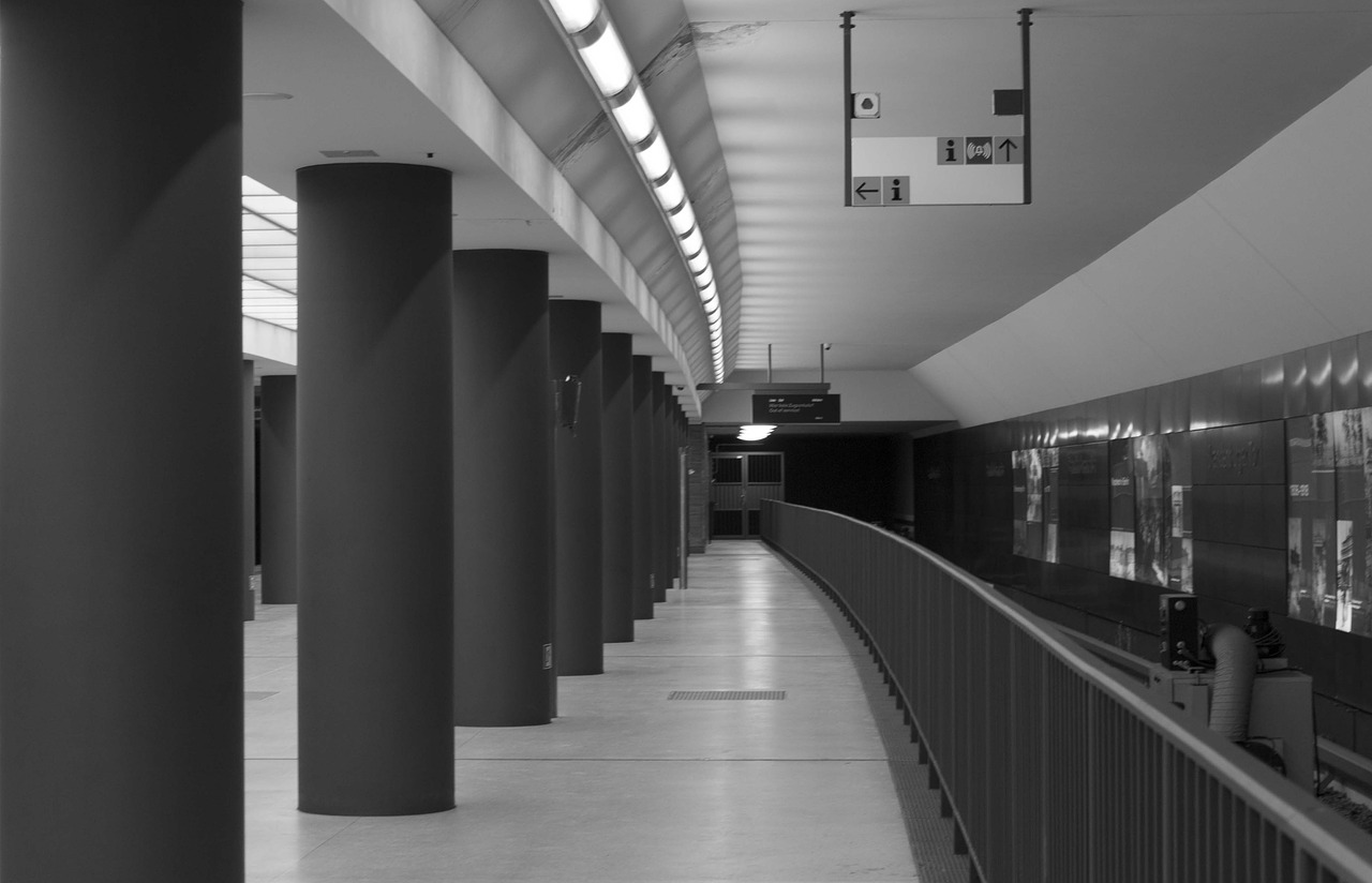 Image - metro berlin b n black and white