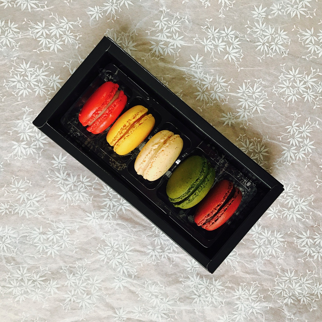 Image - macaroons reviews delicious sweet